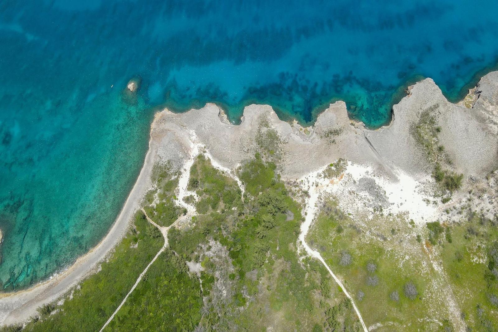 THE CLIFFS — photo 1