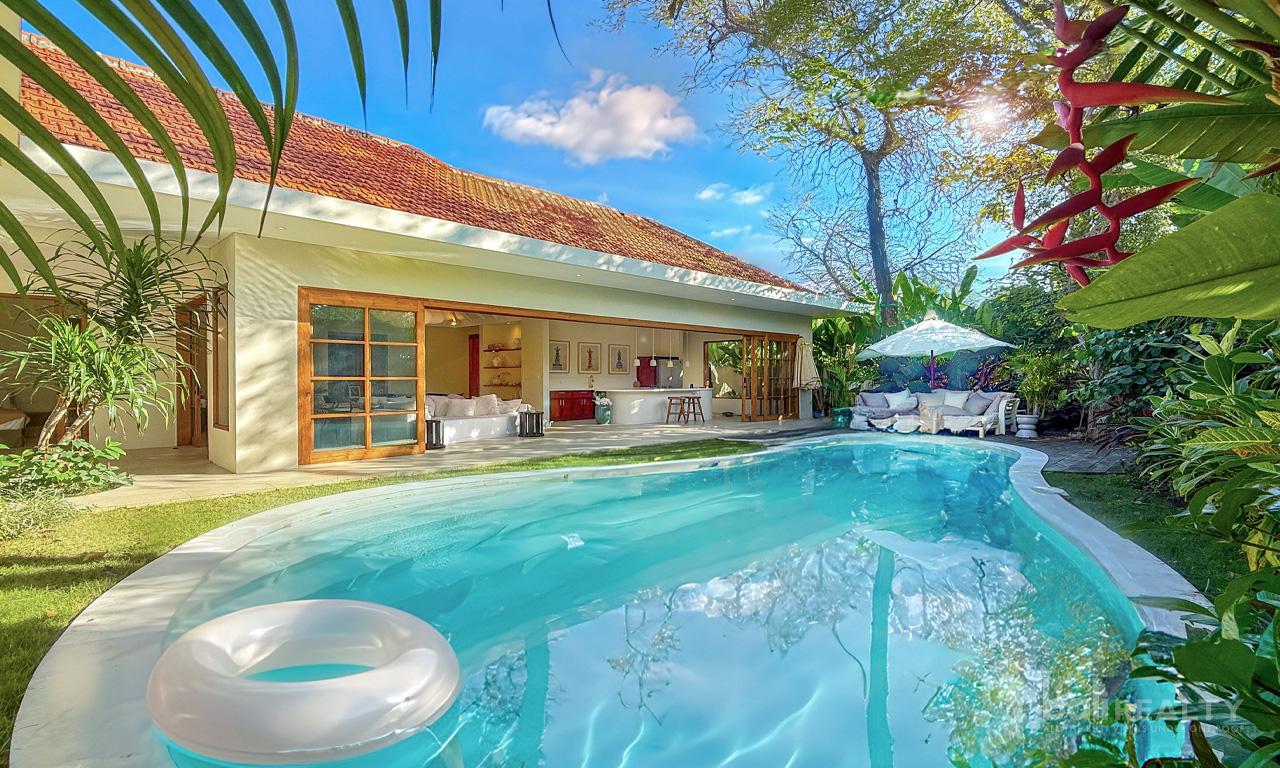 Modern Four-Bedroom Family Villa with Pool and Garden — photo 1