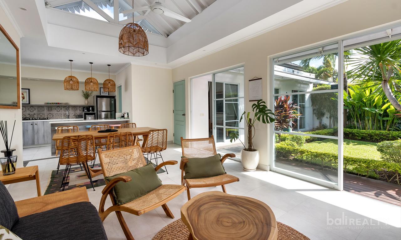 Yearly Rental of a Three-Bedroom Villa in Canggu, Bali, Indonesia — photo 4