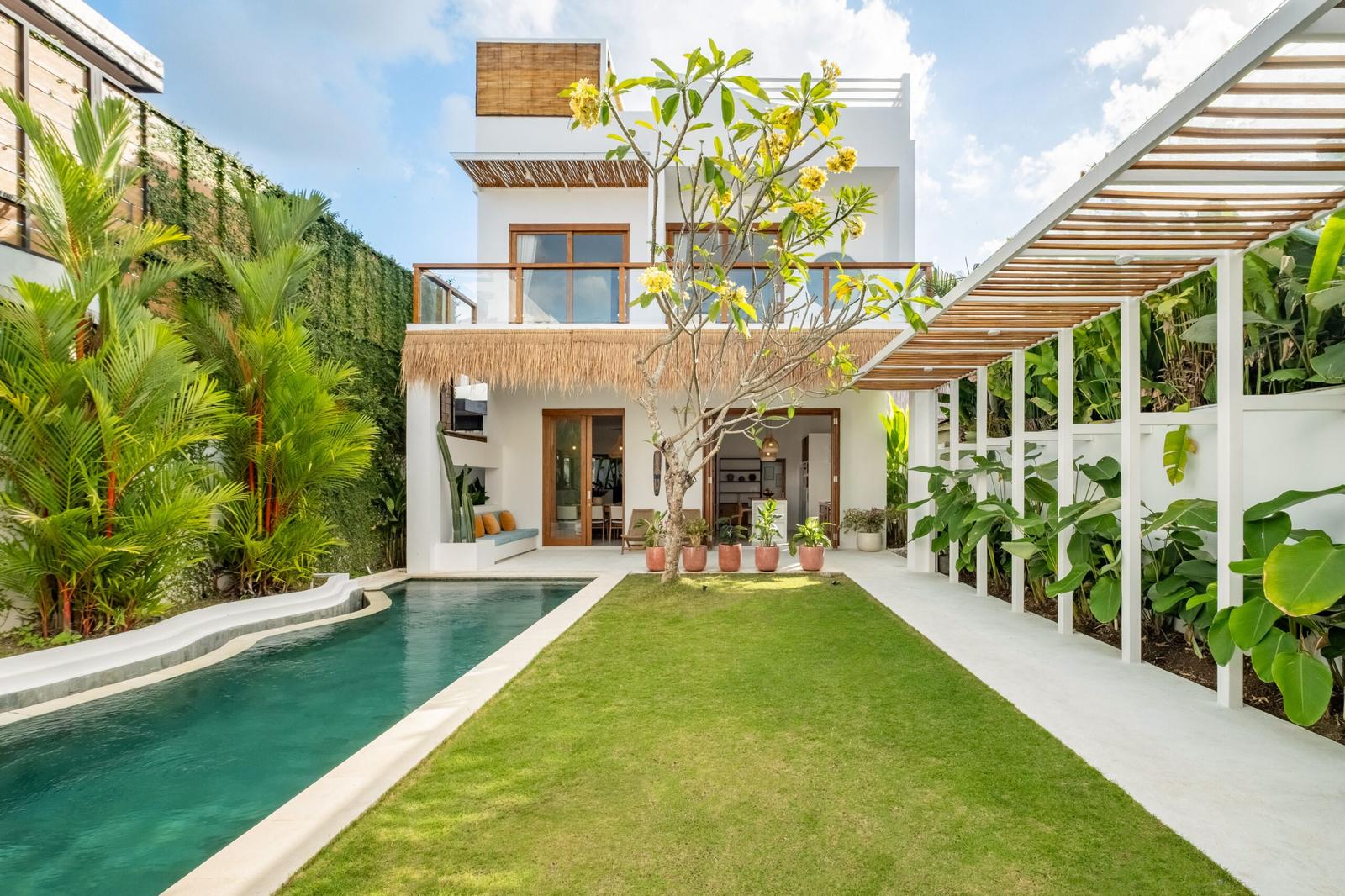 4 bedroom Villa for sale in Canggu — photo 1