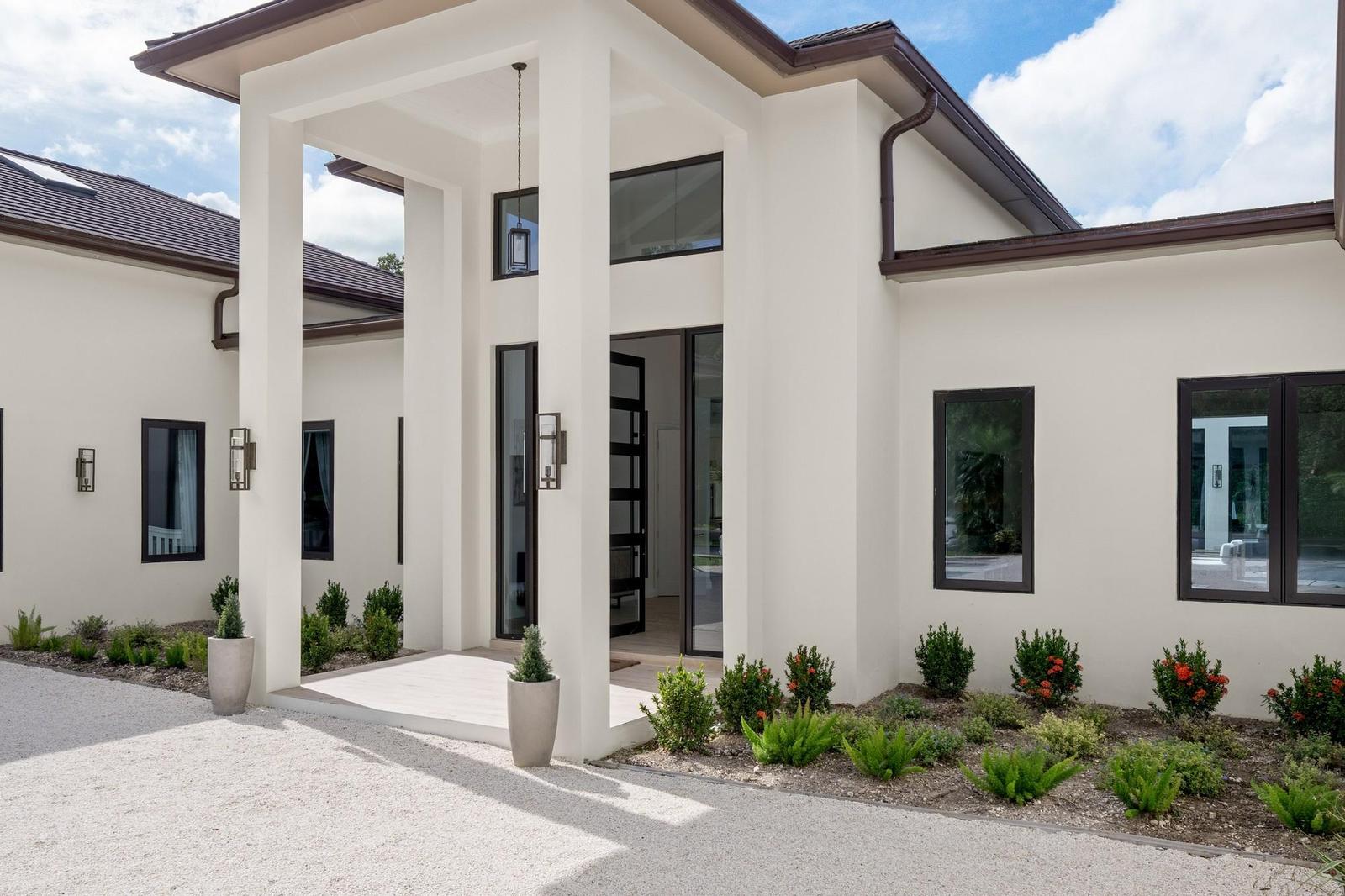 10 bedroom Residence for sale in Nassau, The Bahamas — photo 2
