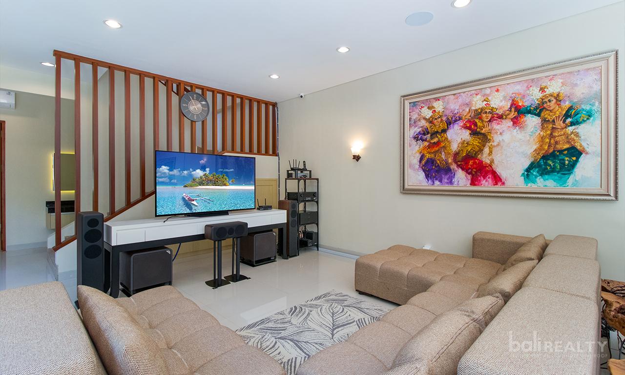 Spacious Classic Home Design Four-Bedroom Villa in Umalas Kerobokan’s Tranquil Neighborhood – 2383 — photo 4