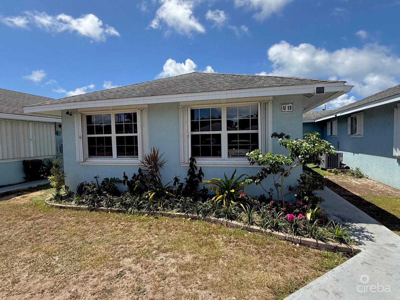 3 Bedroom Condo in George Town, Grand Cayman — photo 1
