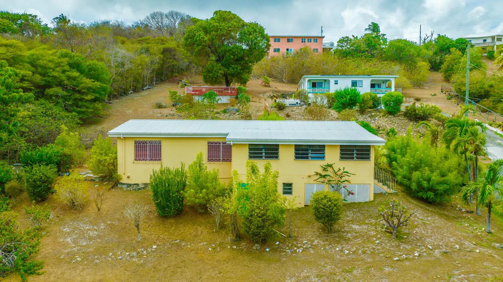3 Beds 2 Baths Fixer-Upper in Sion Hill, US Virgin Islands — photo 1
