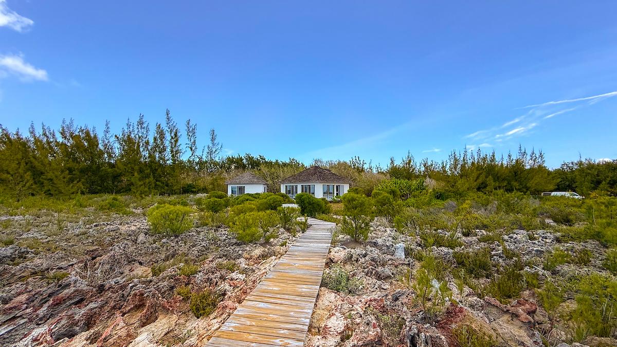 3 Bedroom Waterfront Home for Sale, Governor's Harbour, Eleuthera, Bahamas — photo 2