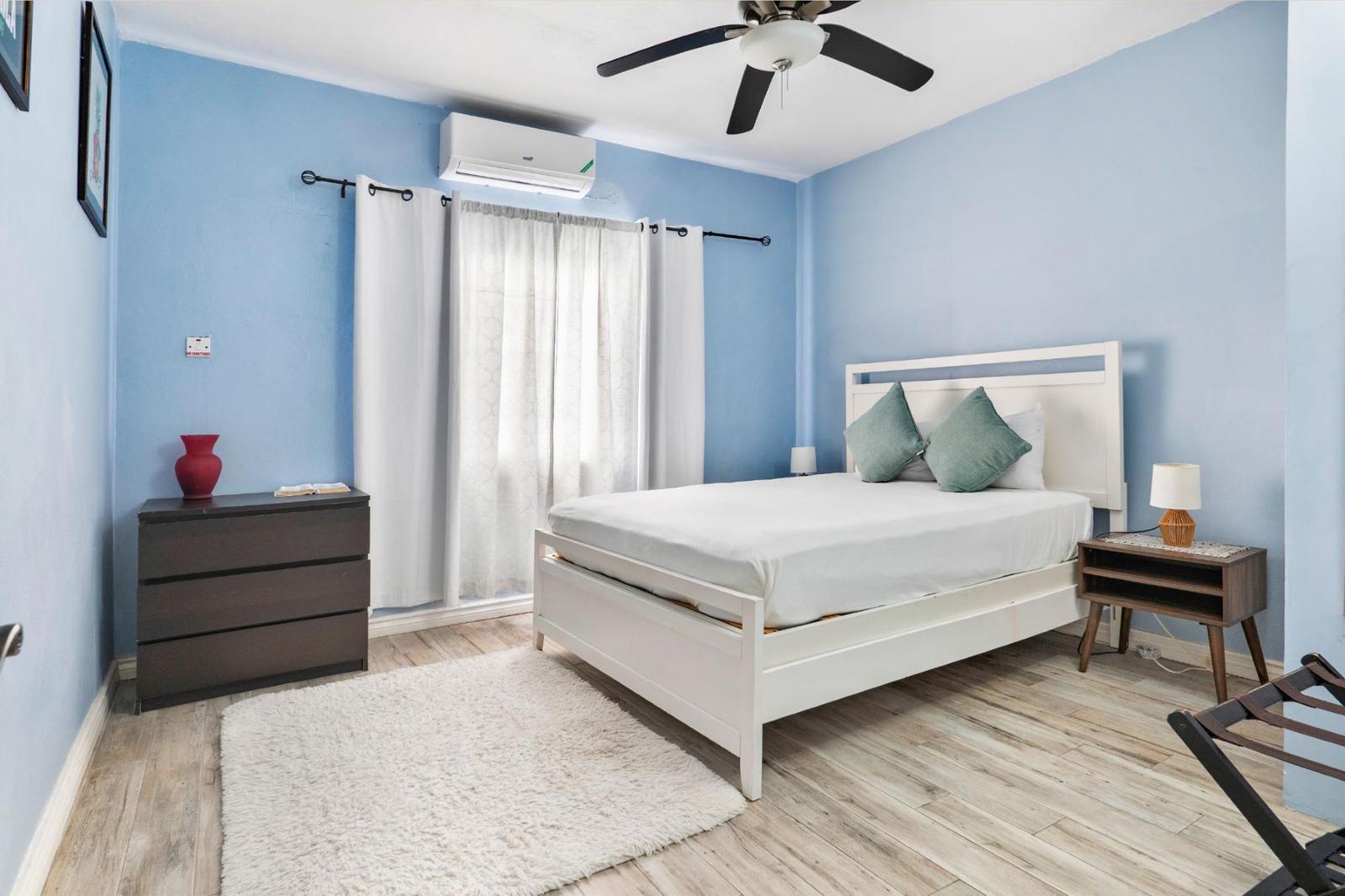 2-bedroom condo in Chrisanns Beach Resort, Tower Isle — photo 5