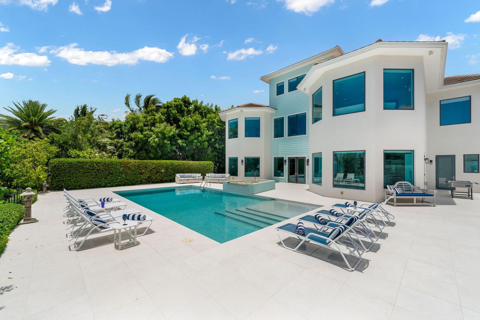 8 Bedroom Luxury Oceanfront Home for Sale, Vista del Mar, North Sound, Grand Cayman — photo 4
