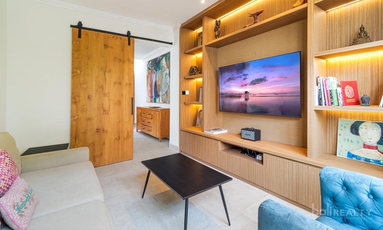 Contemporary Cozy Three-Bedroom Freehold Villa in the Seminyak Area - 2906 — photo 5
