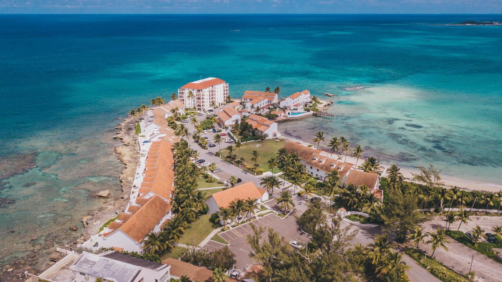 3 Bedroom Condo 5 for Sale, Delaporte Point, Cable Beach, New Providence, Bahamas — photo 1