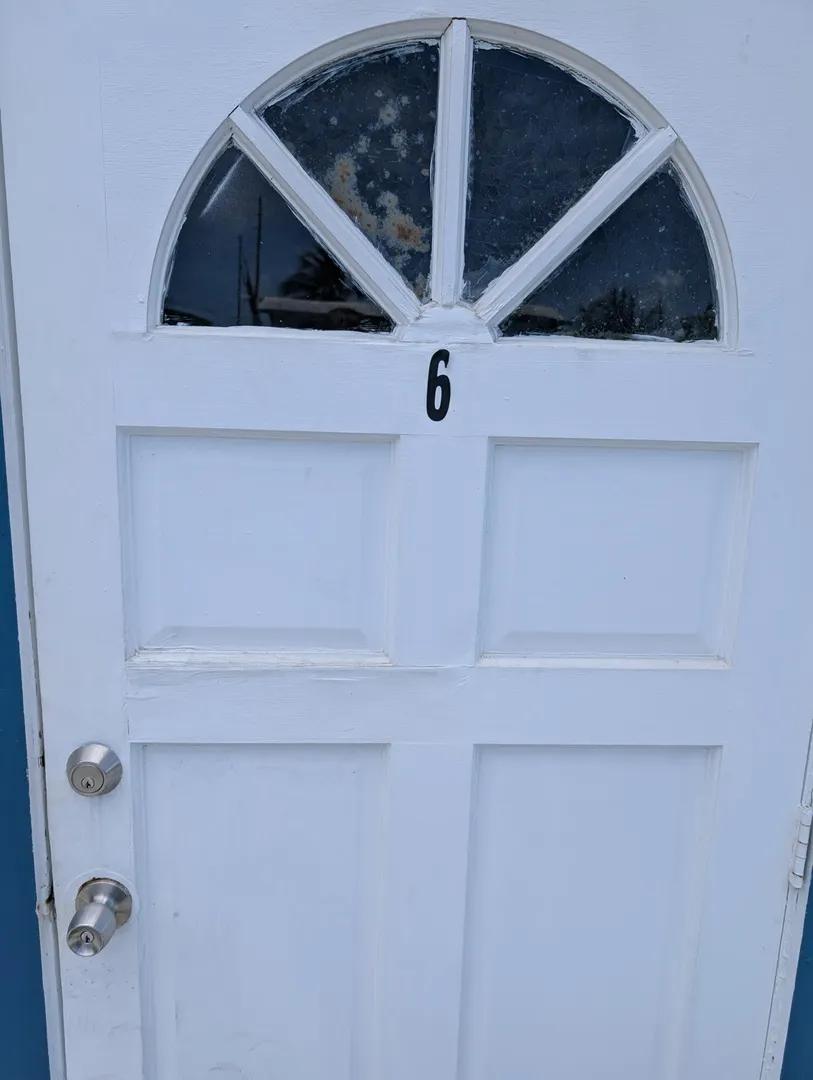 Studio apartment in a marina near Red Hook — photo 4