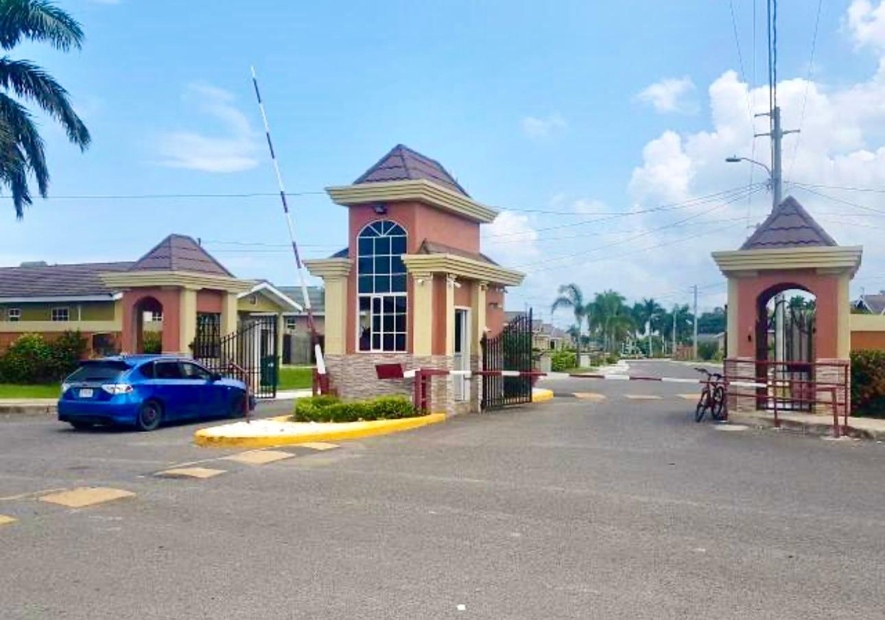 CEDAR CRESCENT St. Ann Ocho Rios — photo 1