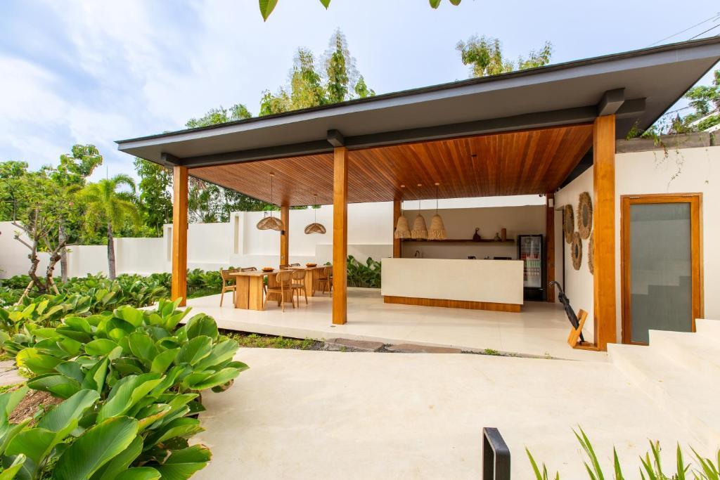 10 Bedroom Boutique Hotel for Sale in Bingin, Indonesia — photo 3