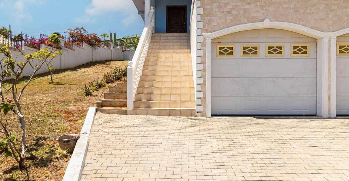 7 Bedroom House for Sale, Junction, Saint Elizabeth, Jamaica — photo 3