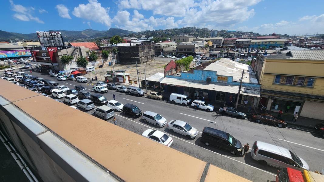 Port of Spain Commercial Building — photo 2