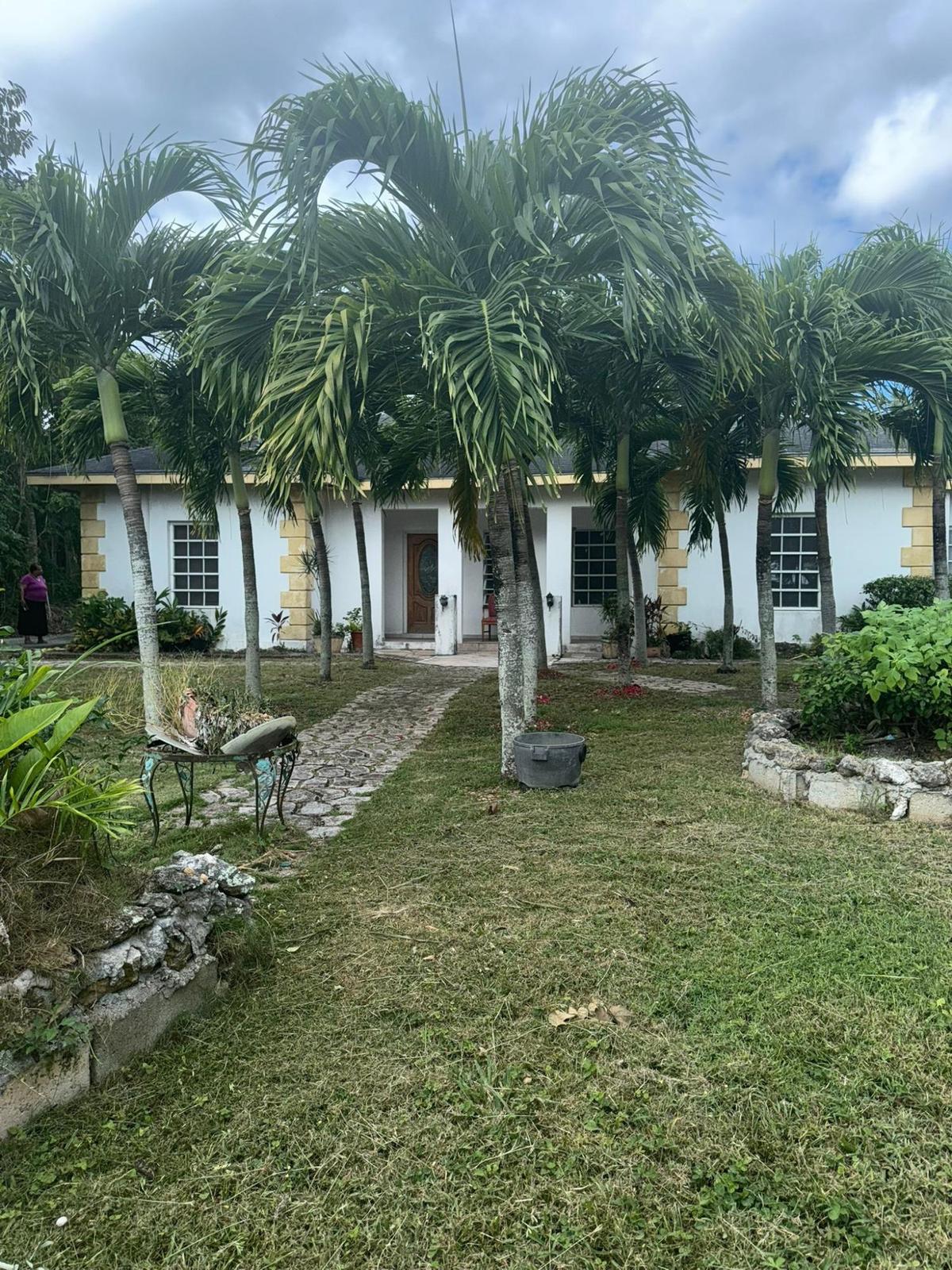 4 bedroom Residence for sale — PALM BREEZE DRIVE N.P. — photo 2