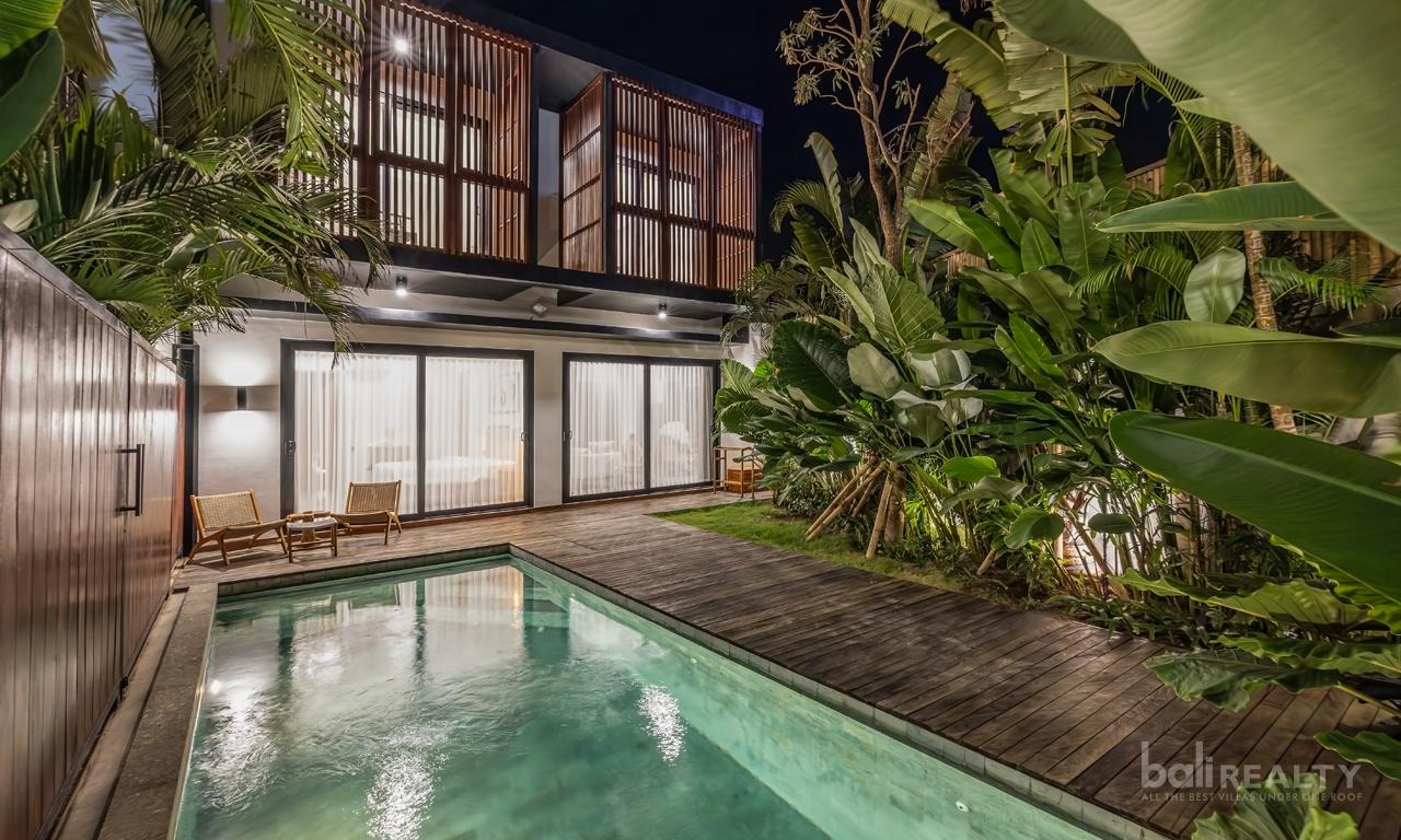 Leasehold Three-Bedroom Villa in Batu Bolong Beachside, Canggu, Bali, Indonesia — photo 1