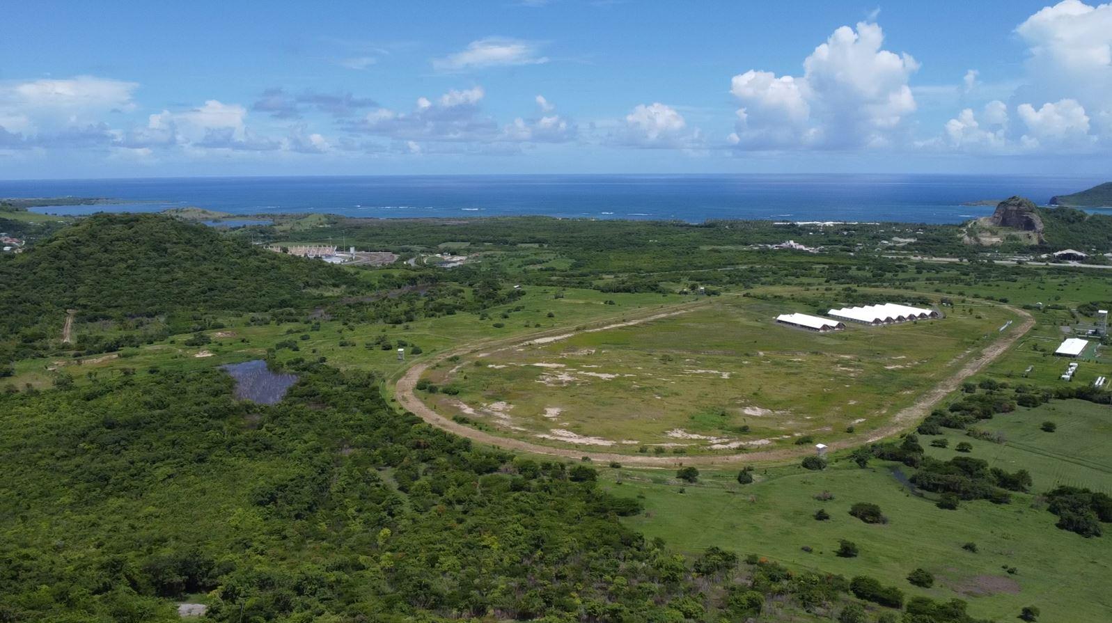 Panoramic Perfection: 25,032 Sq. Ft. of Prime Land on Morne Beausejour — photo 3