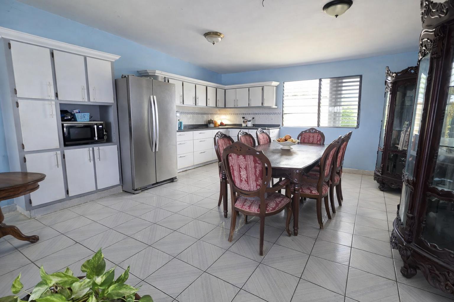 Mixed-Use Property in Levittown/Sabana Seca — photo 3