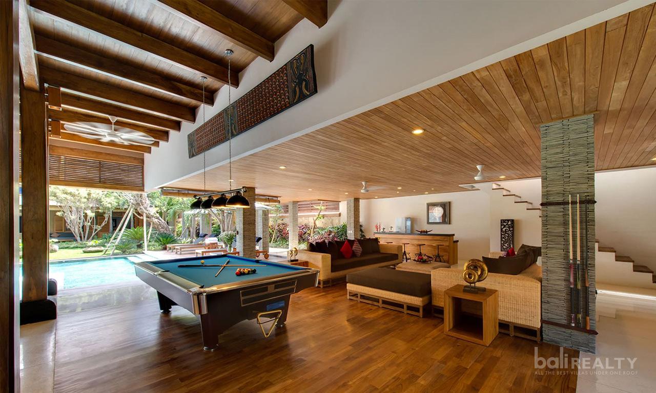 A Splendid Six-Bedroom Freehold Villa in the Heart of Seminyak - 2317 — photo 4
