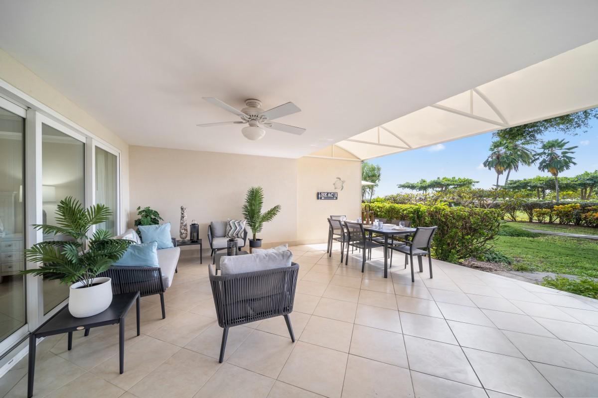 Gorgeous Ocean Front Condominium located in Hasting, Barbados — photo 4