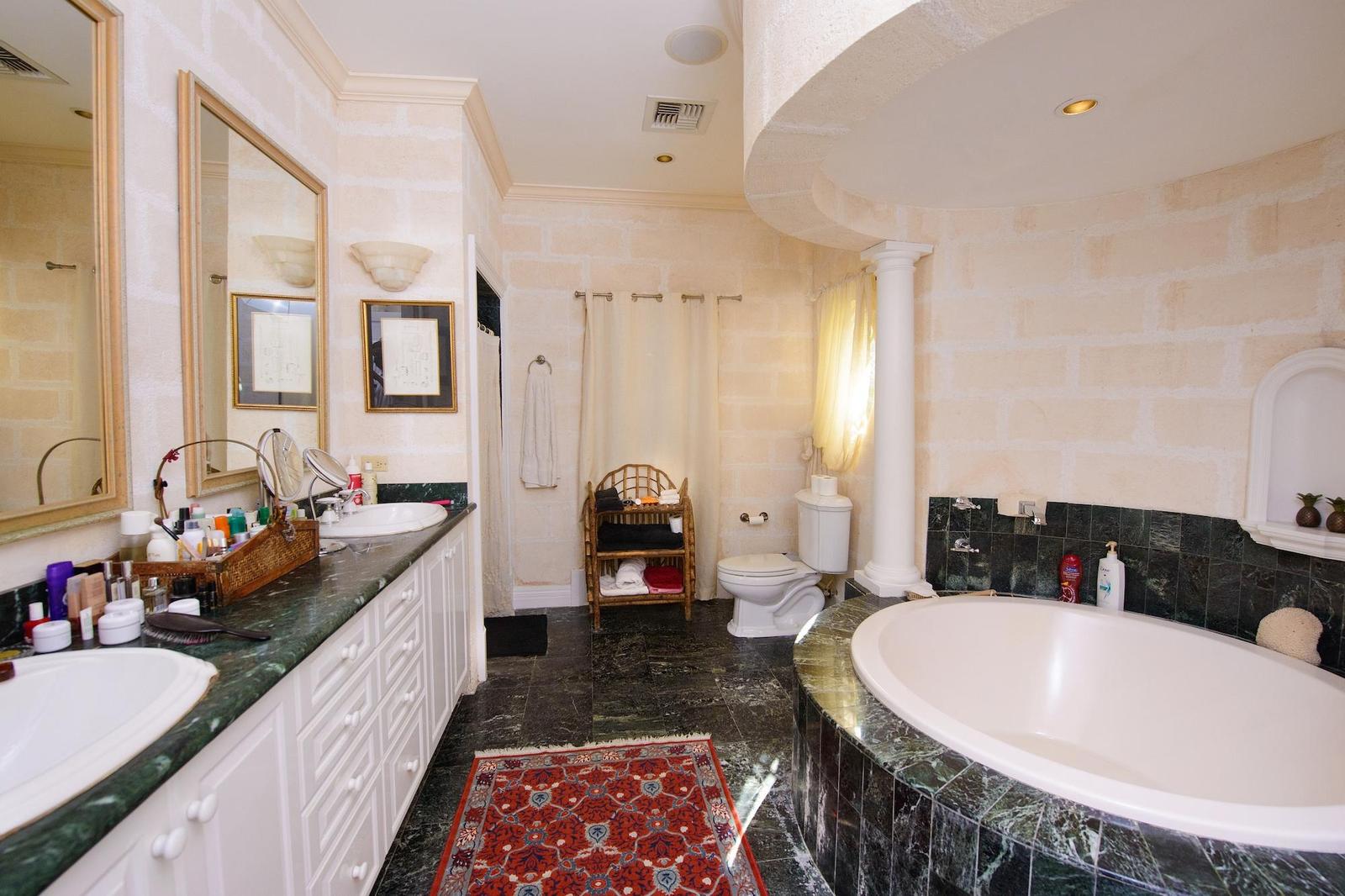 4 Bedroom Residence for Sale — photo 4