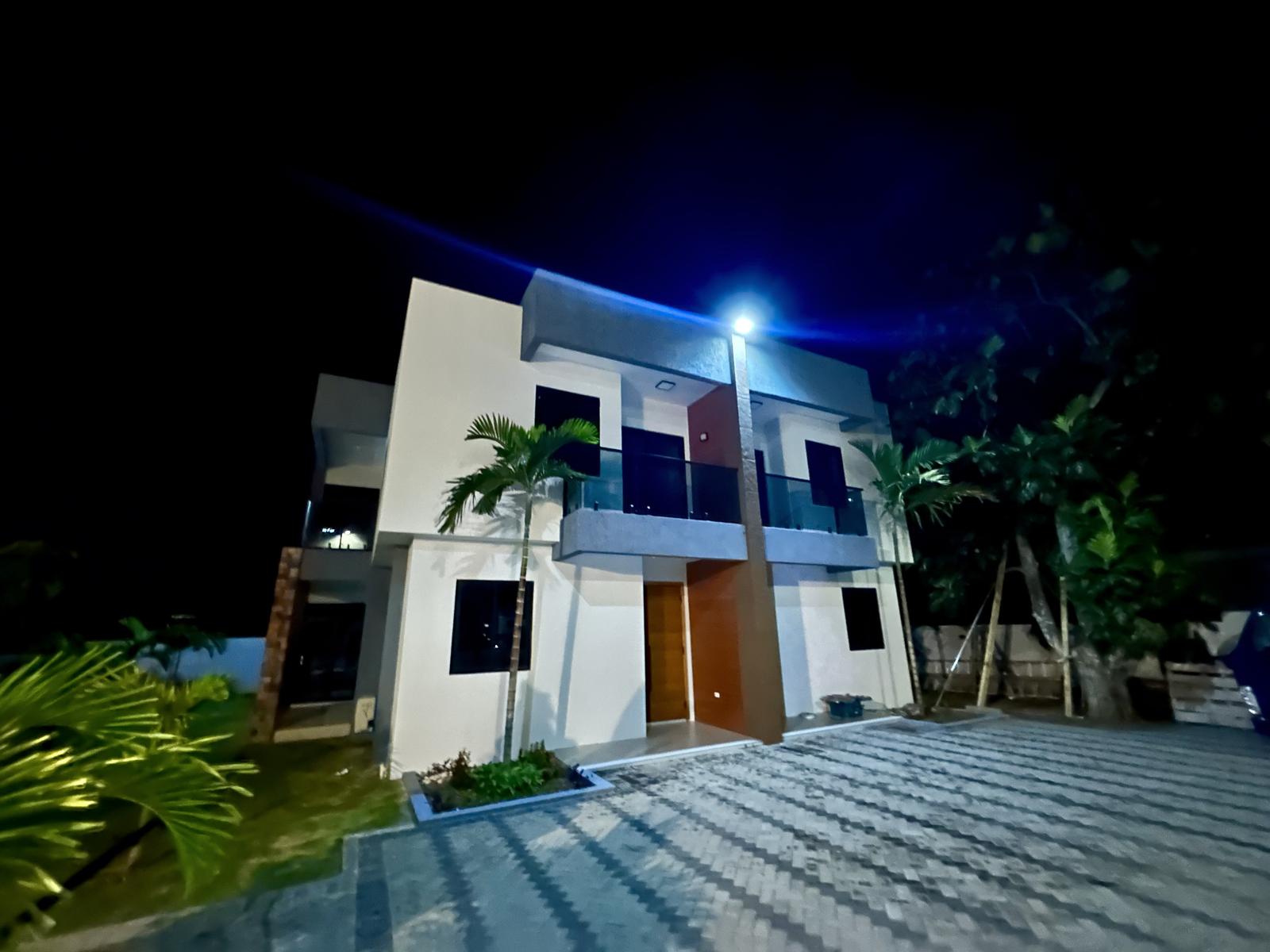Investment Opportunity: Modern 1-Bedroom Apartment Near Ocho Rios — photo 1