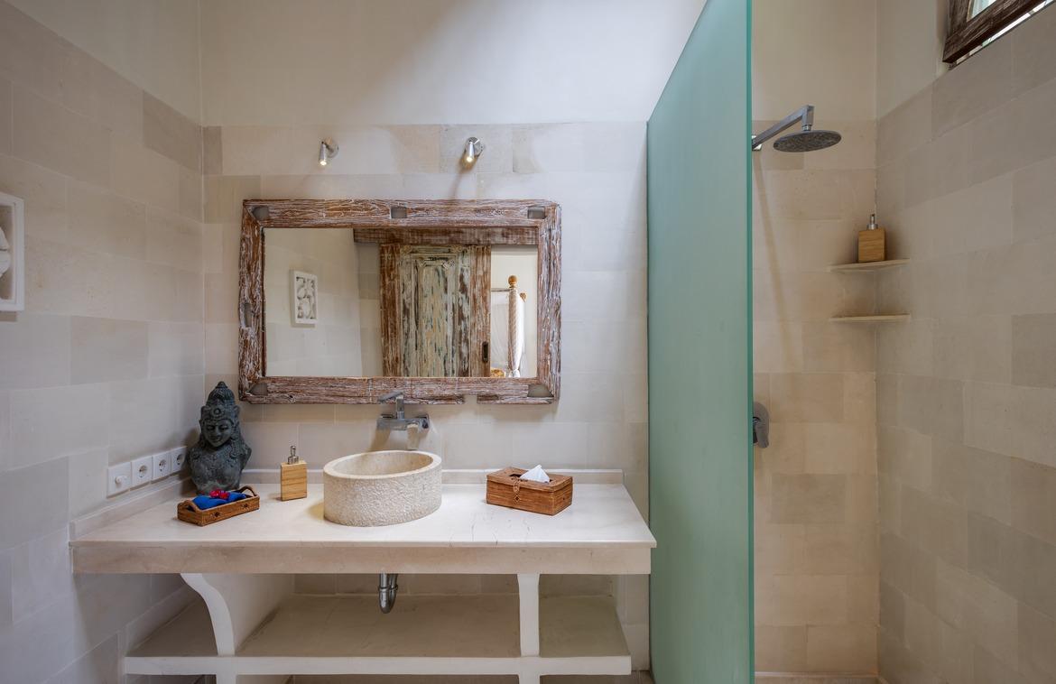 Charming 3-Bedroom Leasehold Villa with 13-Metre Pool in Seminyak — photo 5
