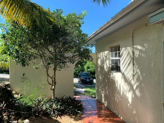 ISLAND OASIS — photo 4