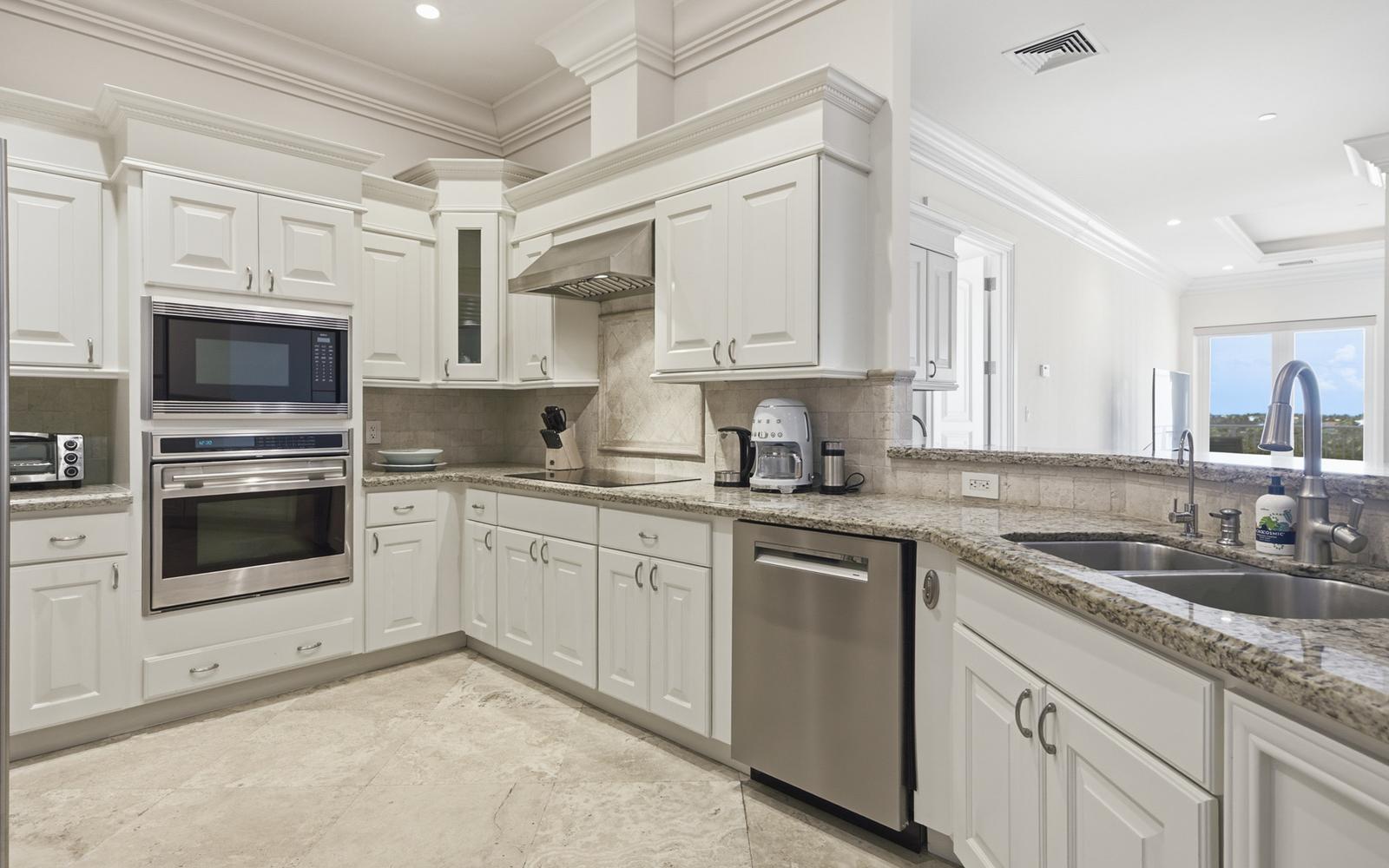 3-bedroom condo in Paradise Island, Bahamas — photo 3