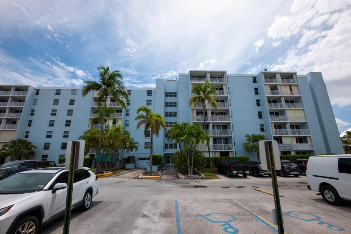 1 bedroom property for sale — Santa Clara Condominiums 1BR in Key West — photo 1