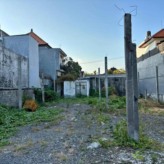 Land for sale on Jl Sekar Tunjung Gatsu Timur in Denpasar — photo 1