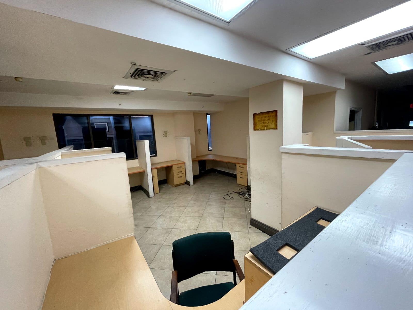Investment Opportunity: 3-Story Commercial Building at Tragarete & Gatacre Street — photo 5