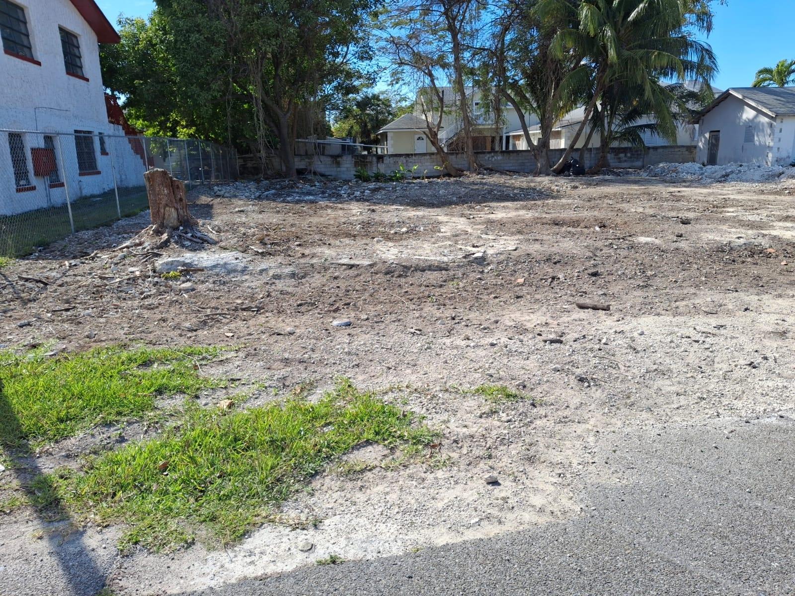 YAMACRAW VACANT LOT! — photo 1