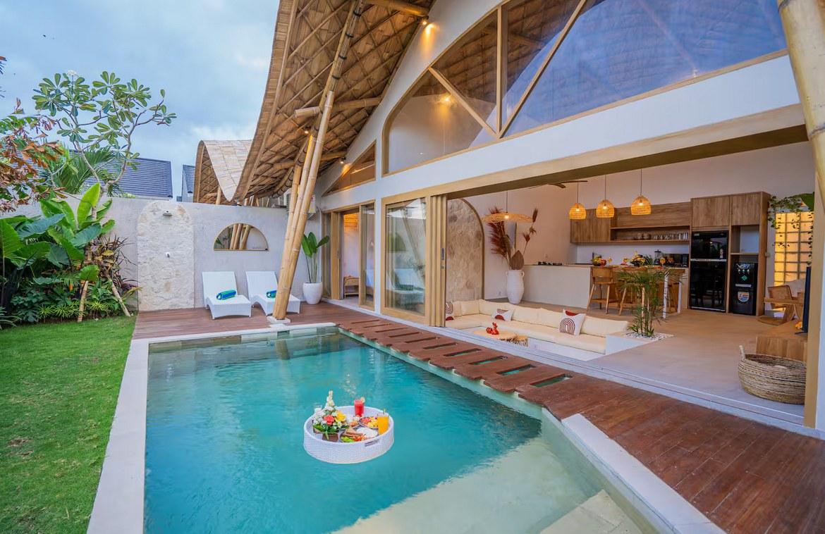 Unique Bamboo design villa in Kerobokan, Bali, Indonesia — photo 1