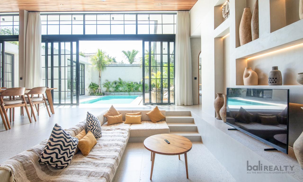 Five-Bedroom Villa with European Tropical Flair, Near Bingin Beach — photo 4