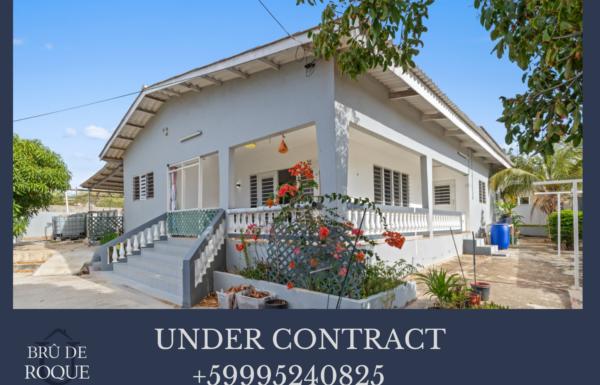 6 Bedroom Villa Under Contract in Grote Berg, Curaçao — photo 3