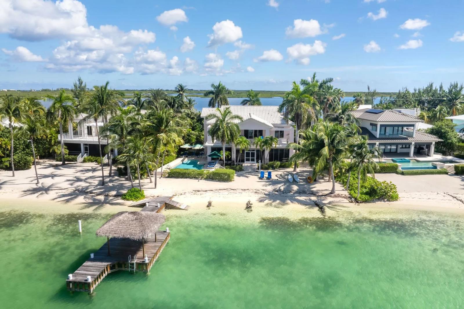 5 Bedroom Luxury Beachfront Home for Sale, Cayman Kai, Grand Cayman — photo 1