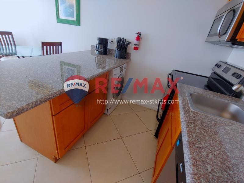 Vista Villas One Bedroom Penthouse Condo — photo 4
