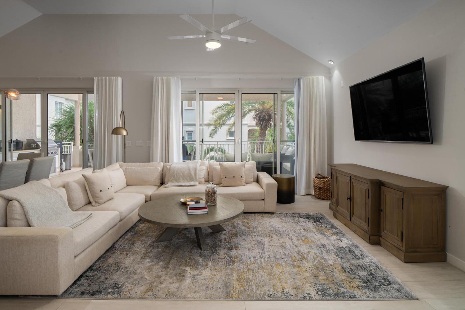 2-bedroom penthouse in Turtle Cove, Turks and Caicos Islands — photo 2