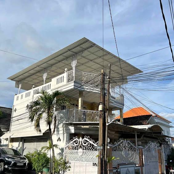 5-bedroom house in Badung — photo 1