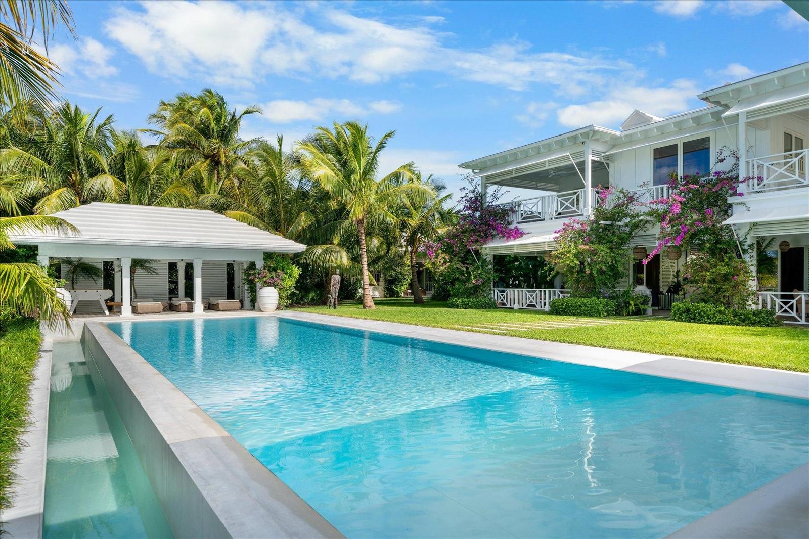7 Bedroom Residence for Sale on Columbia Road, Nassau — photo 1