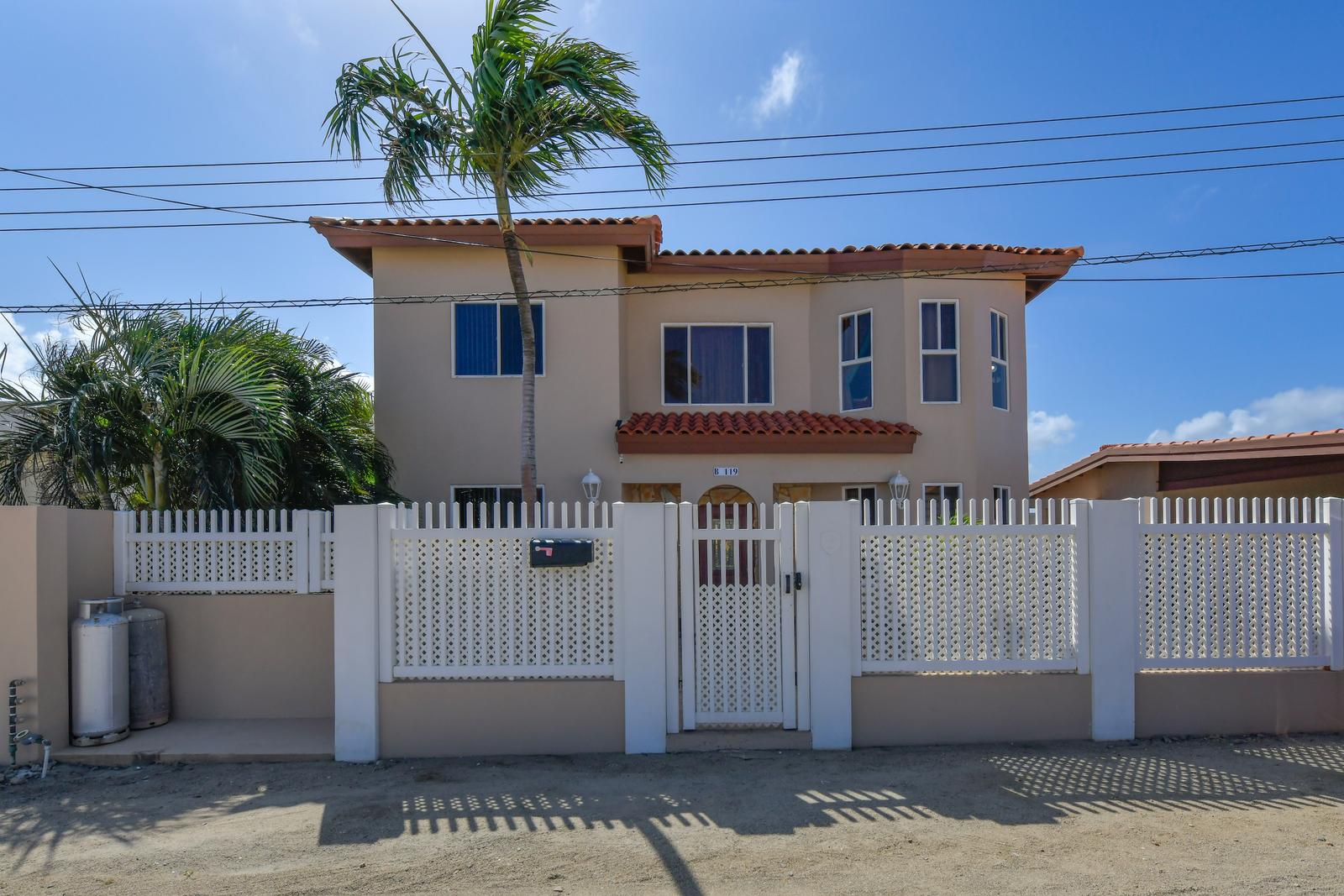 5-Bedroom Villa with Saltwater Pool in Boroncana, Noord, Aruba — photo 5