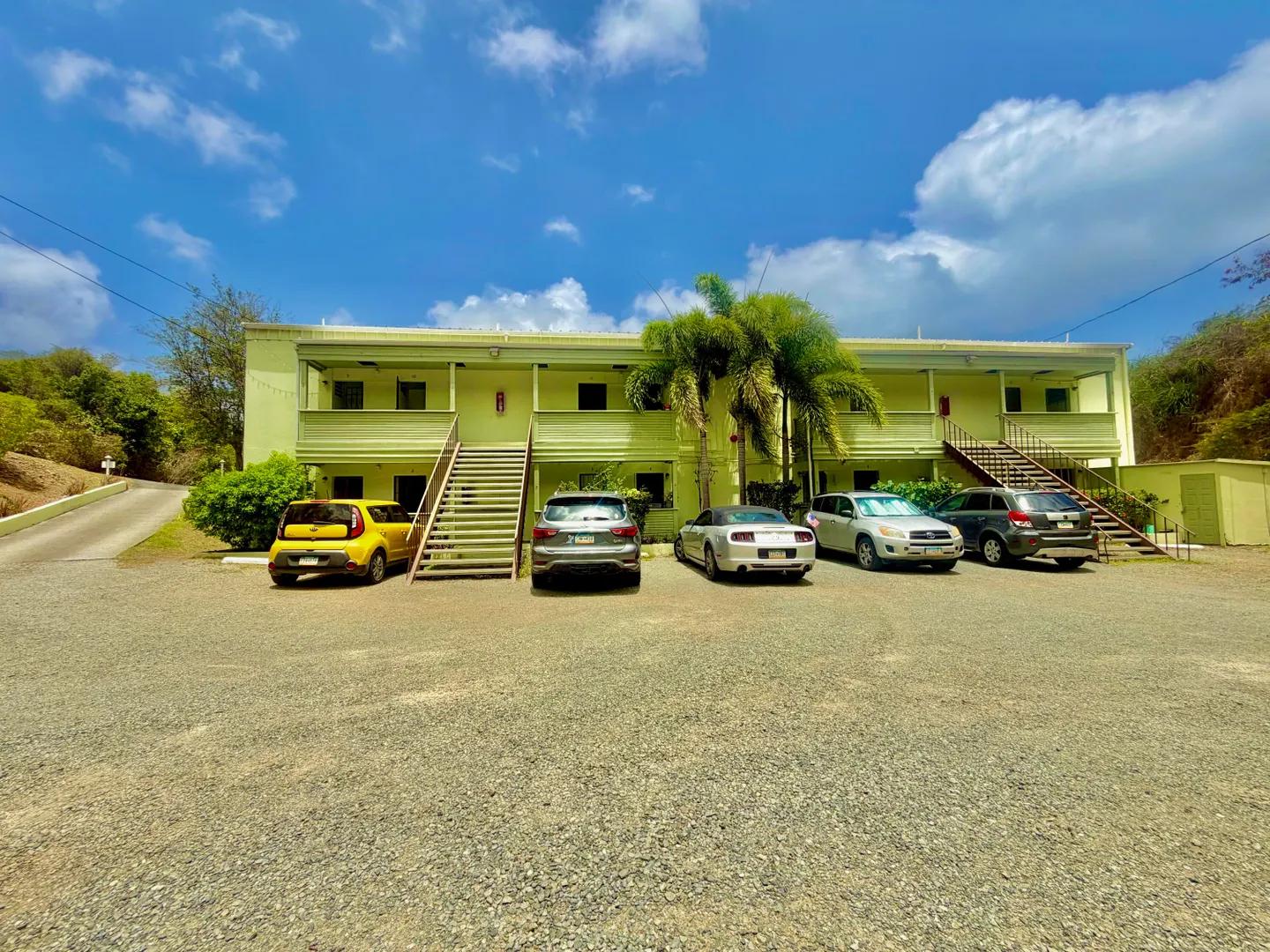 1 Bed, 1 Bath Condo with Sea View in Peter's Farm Co — photo 2