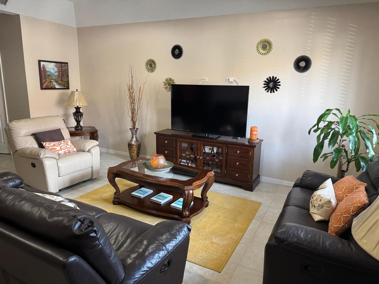 Ridge Crest Townhome with 2 Bedrooms for Sale — photo 1