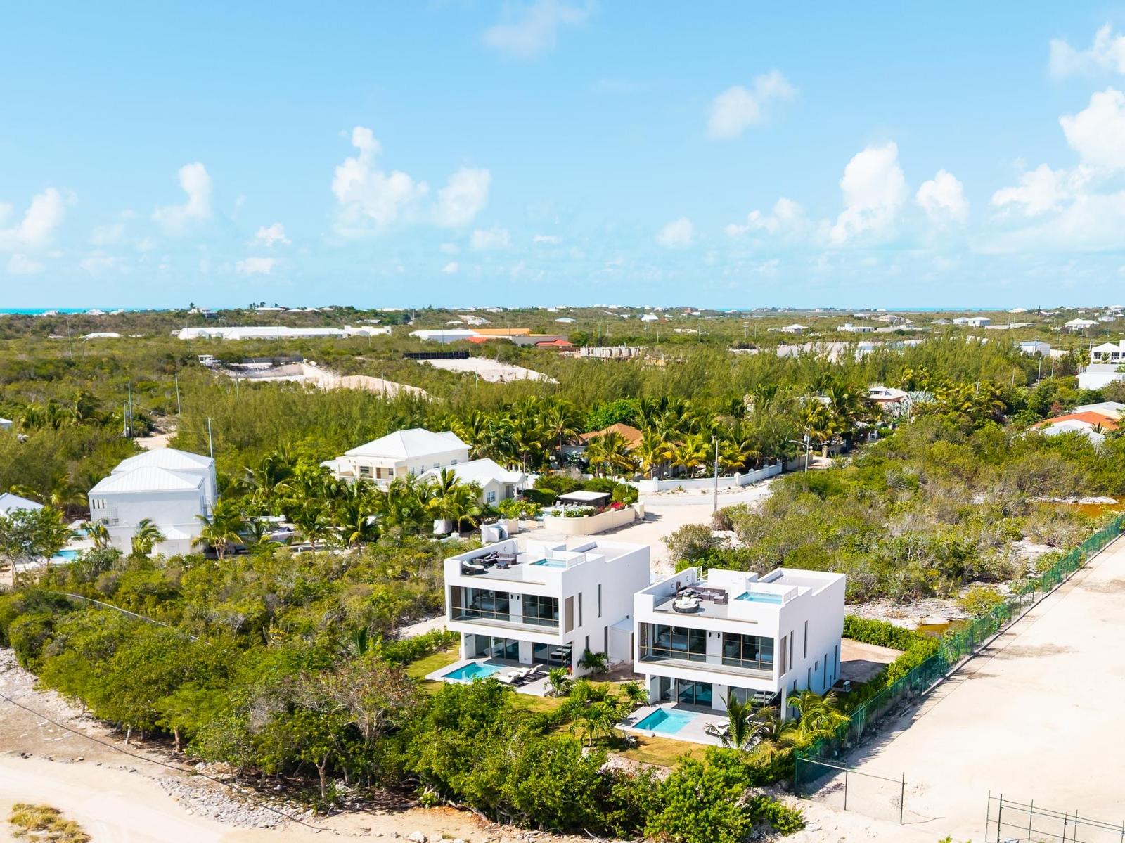 3 Bedroom Villa with 4.5 Bathrooms in The Bight, Providenciales — photo 3