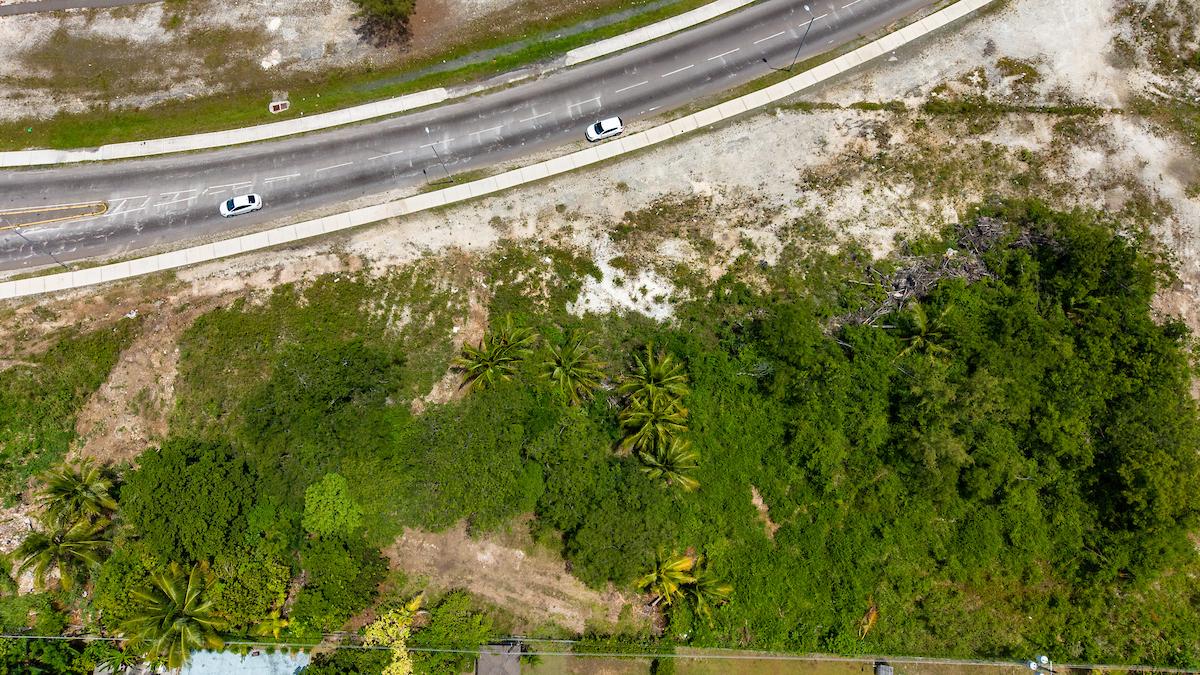 2.08 Acres of Commercial Land for Sale, Golf Course Boulevard, Nassau, New Providence, Bahamas — photo 2