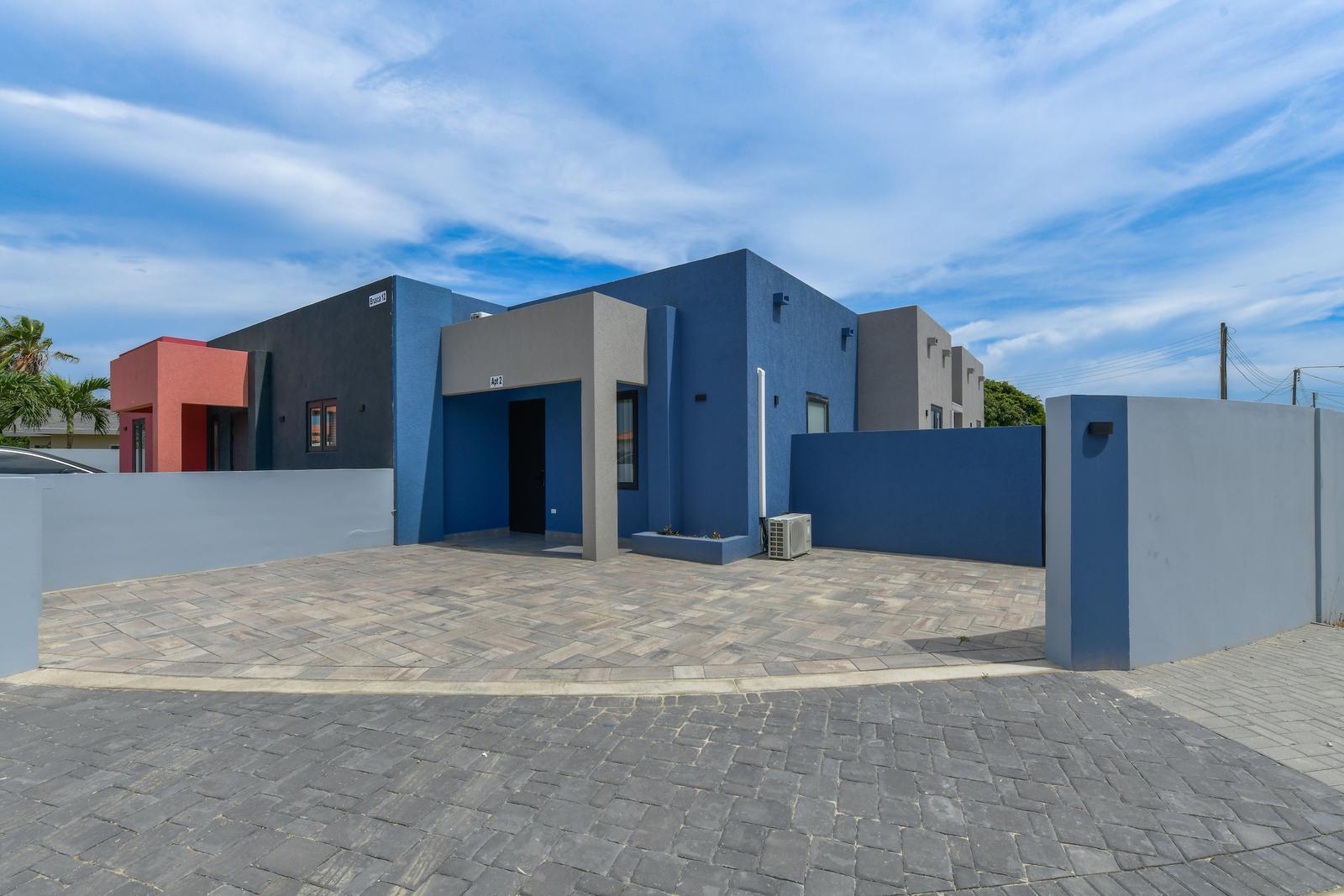 Spacious Dual-Apartment Property with Pools in Brusca — photo 1