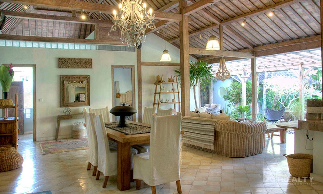 Traditional Boho Chic 5 Bedroom Villa With Tropical Scenery In Canggu — photo 4