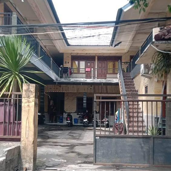 18 bedroom house in Denpasar — photo 1