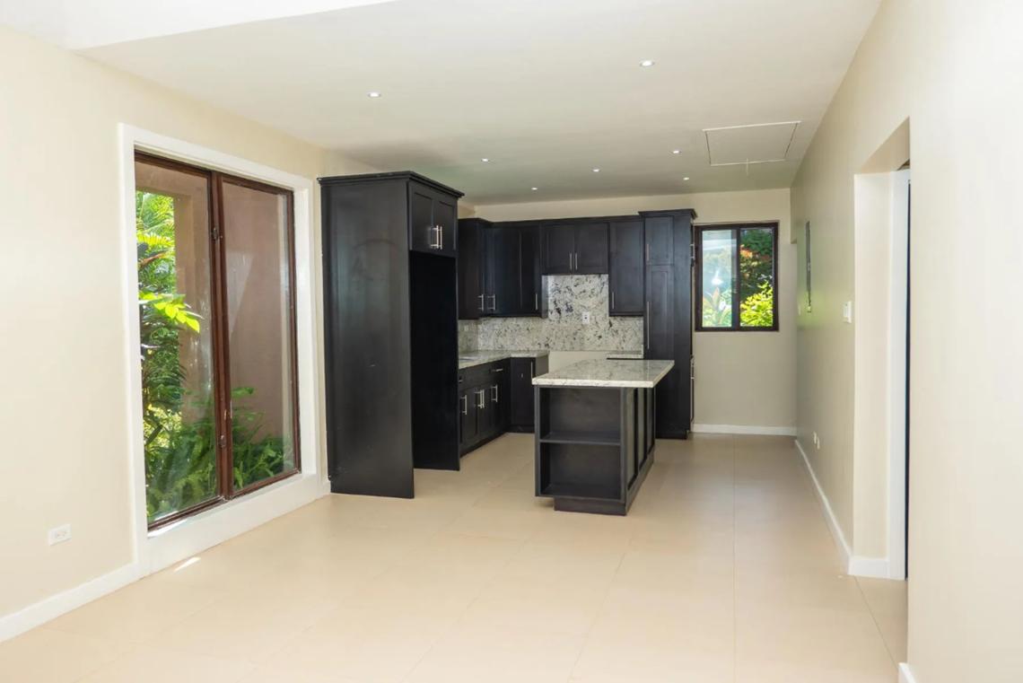 27 Norman Manley Blvd 2BR in Negril — photo 2